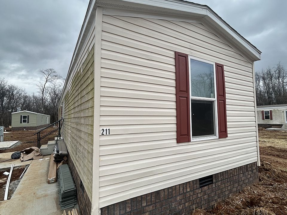 1st image of 211 Addison St