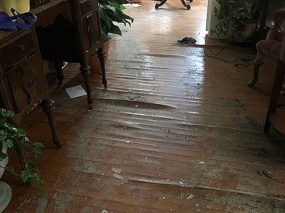 Water damage / living rm flr
