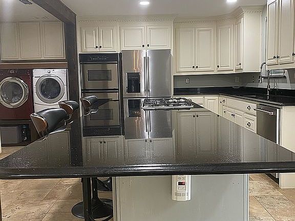 4th image of 813 Rocky Springs Dr