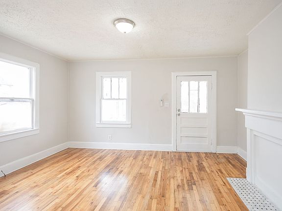 5th image of 486 Hammond Dr #A