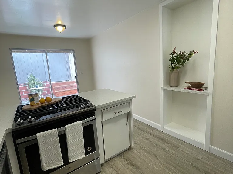 17945 Yorba Linda Blvd — Photo 3
