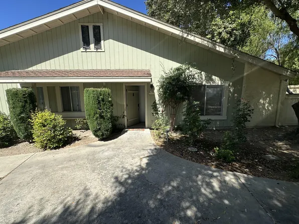 2077 Village Ln #1, Solvang, CA 93463