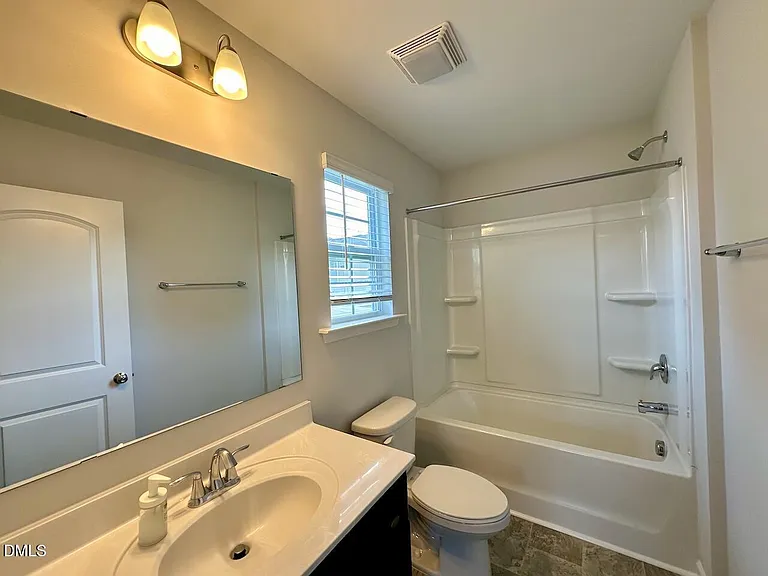 653 Grand Central Sta — Photo 7