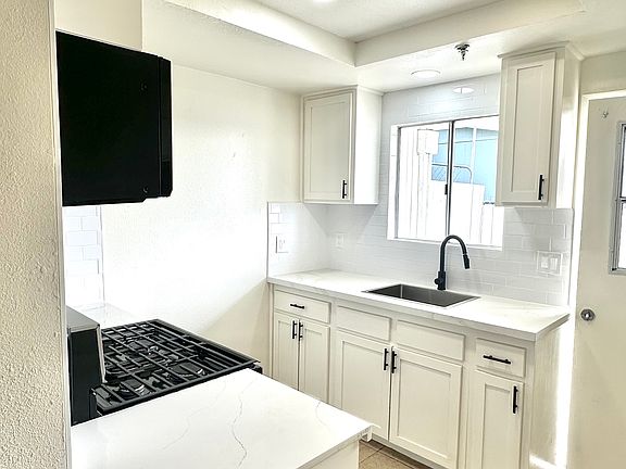 2nd image of 26430 San Jacinto St #2