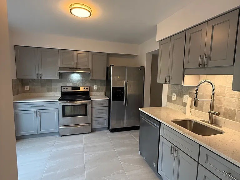 3245 Foothill St — Photo 1