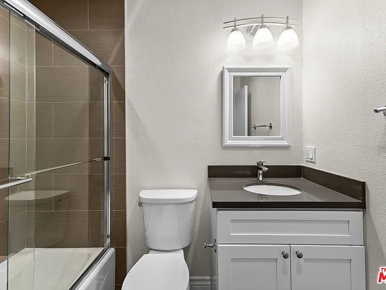 6212 Fulton Ave #103 — Photo 16