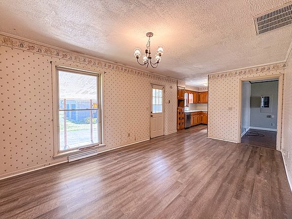 5th image of 740 Lightfoot Ln
