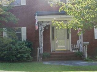 2 Bayview Dr, Jacksonville, NC 28540