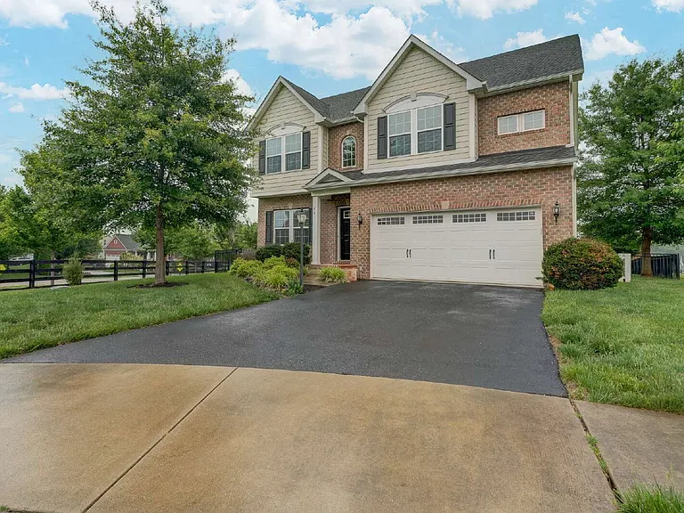 70 Turkey Trot Ct — Photo 1