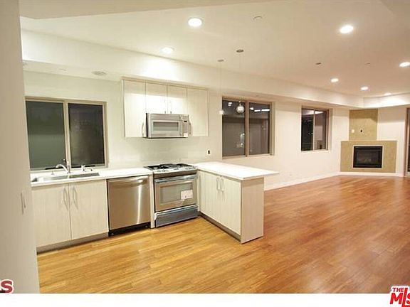 3rd image of 819 S Holt Ave #300