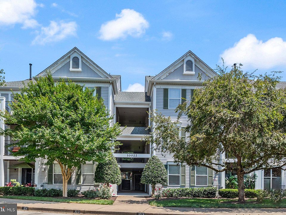 1st image of 10022 Vanderbilt Cir #613