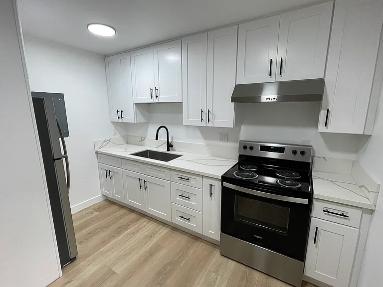1221 E Beechwood St #2B — Photo 9