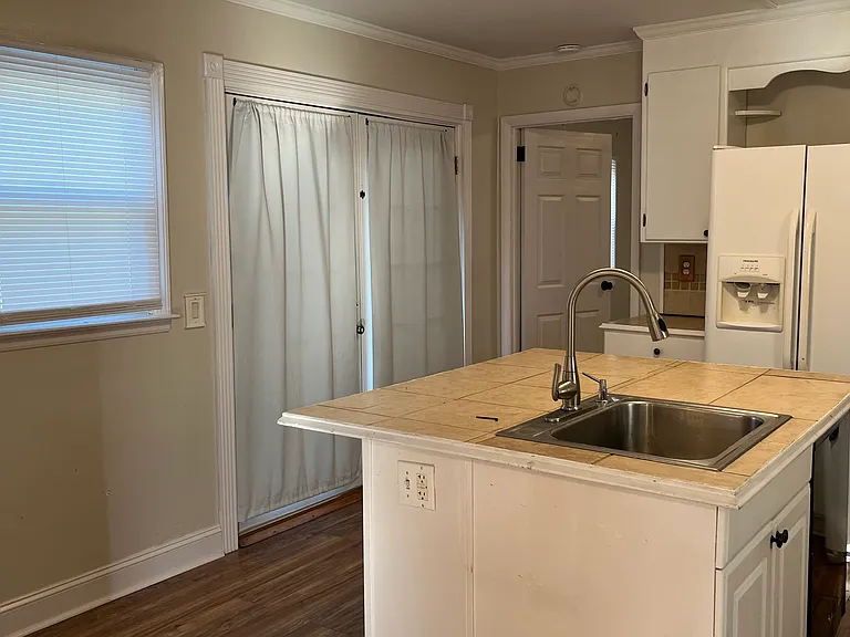 1311 E Holston Ave — Photo 7