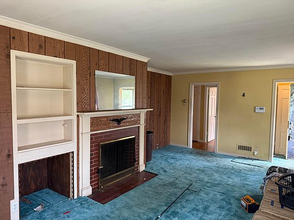 5th image of 525 Brookside Dr