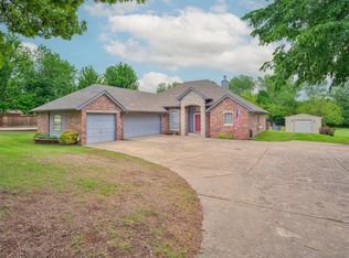 12234 Red Bud Valley, Guthrie, OK 73044