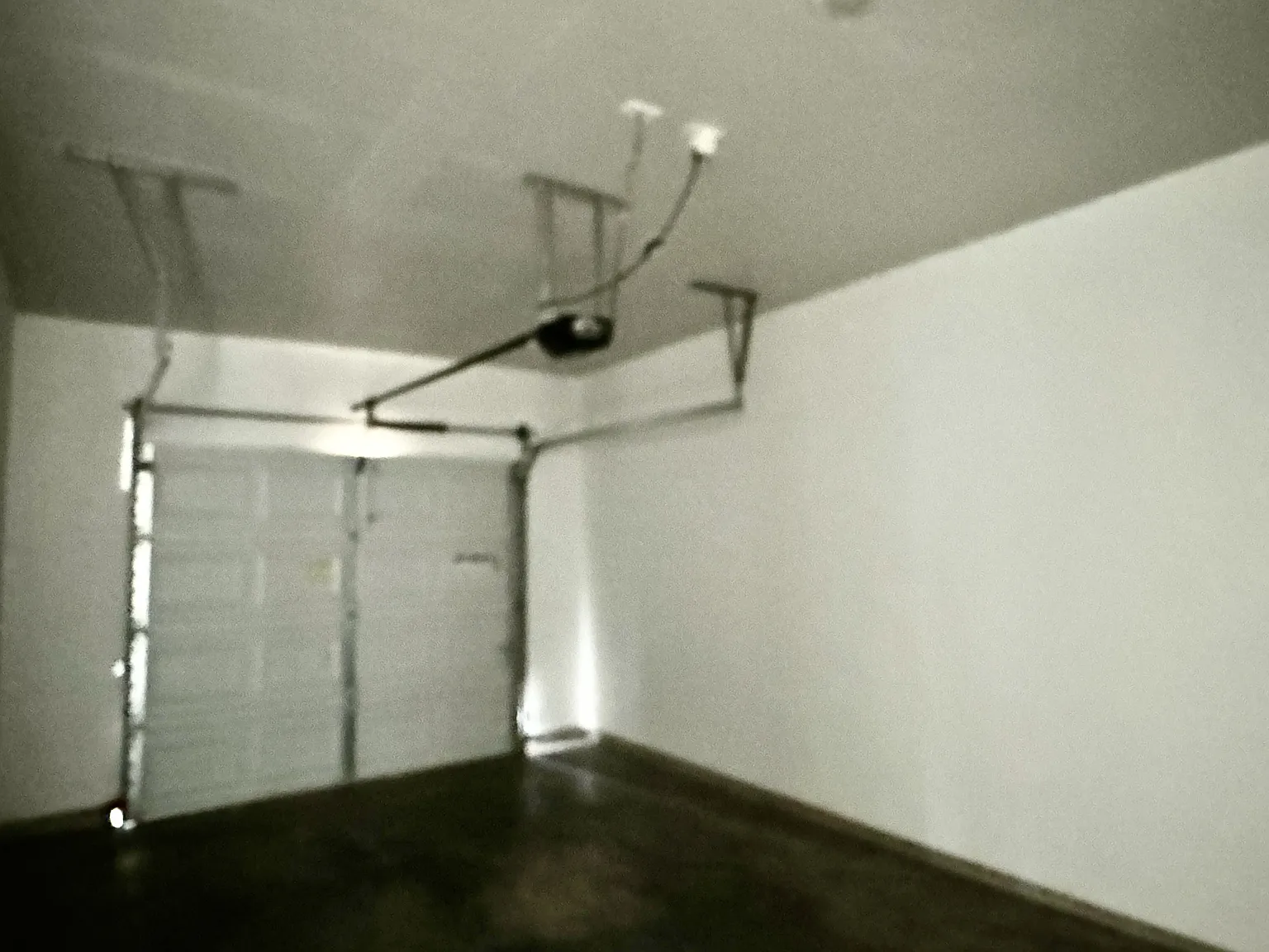 400 Lowes Boulevard - B — Photo 3