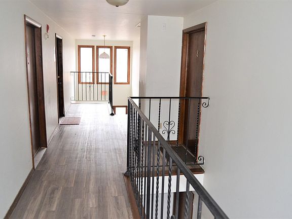 5th image of 2025 Eastman Ave
