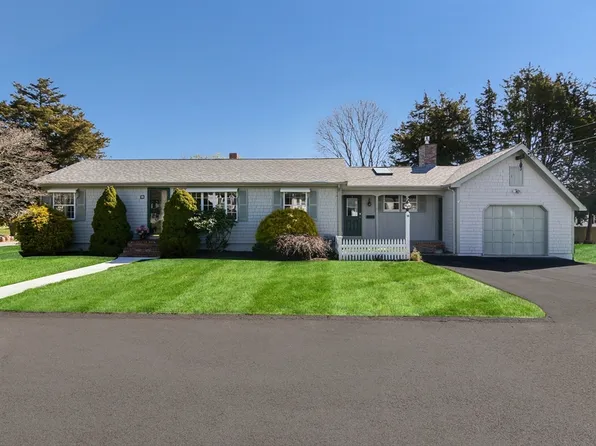 18 Wyola Rd, Swansea, MA 02777