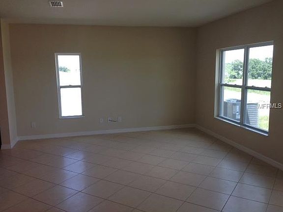 4th image of 471 Kestrel Dr