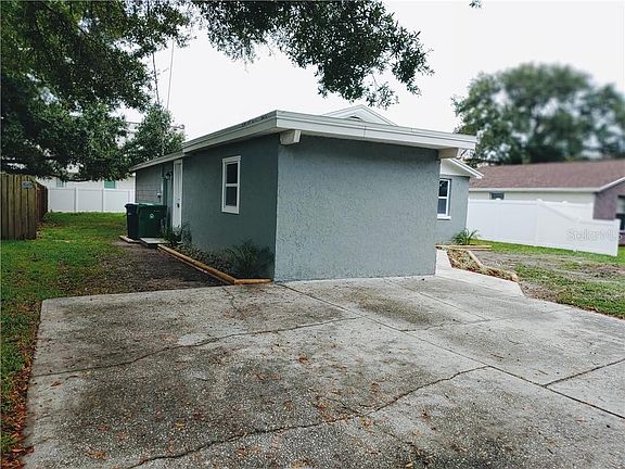 4th image of 3626 Anderson Ave