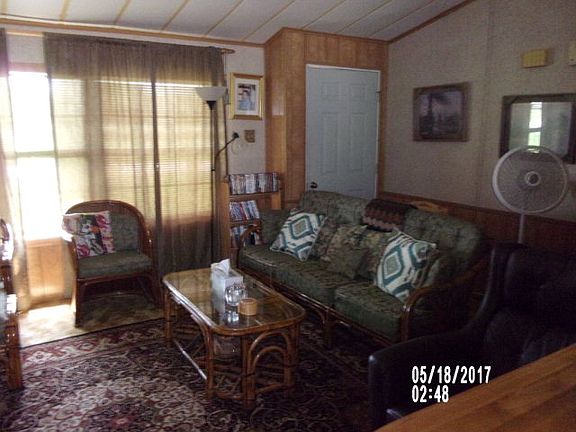4th image of 210 Wolf Glen St