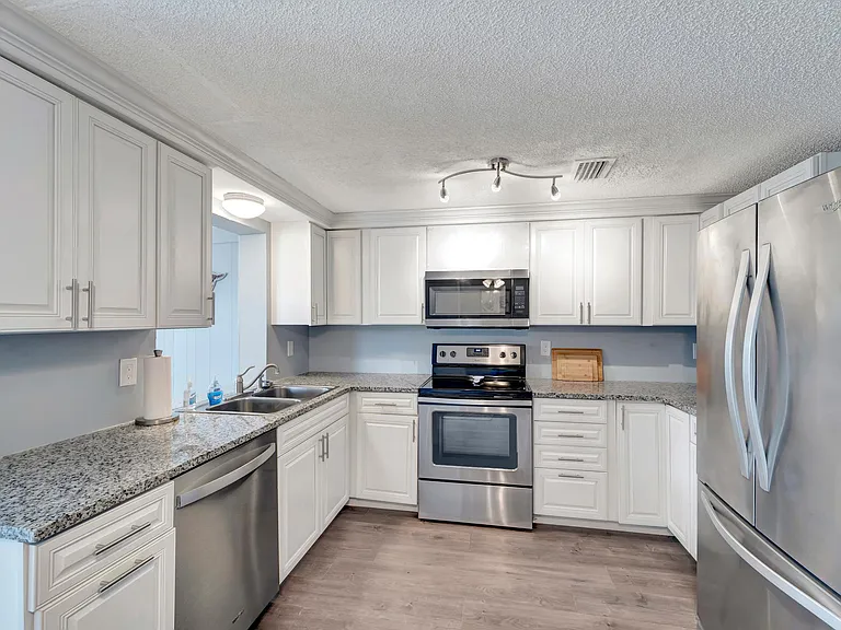 656 Southland Rd — Photo 9