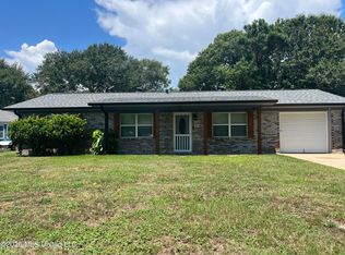 102 Francisco Ct, Bay Saint Louis, MS 39520