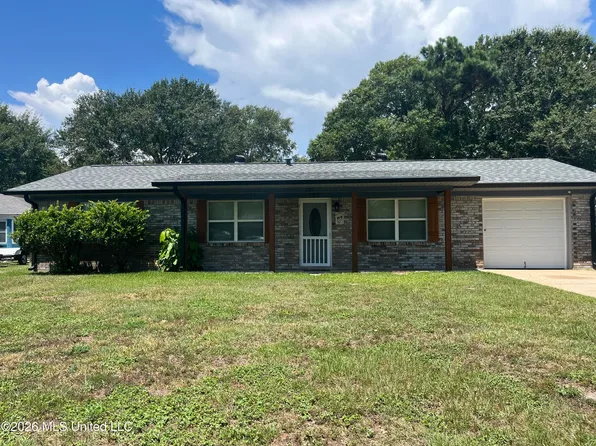 102 Francisco Ct, Bay Saint Louis, MS 39520