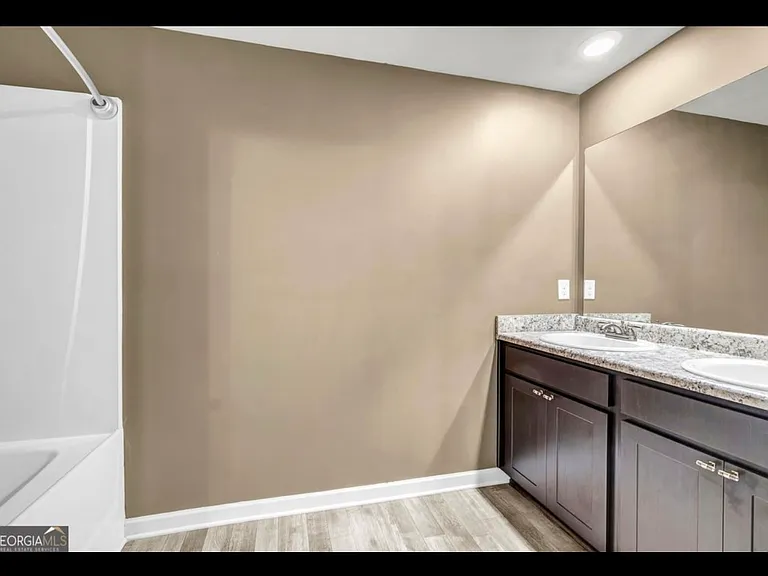 205 Twin Lakes Dr — Photo 16