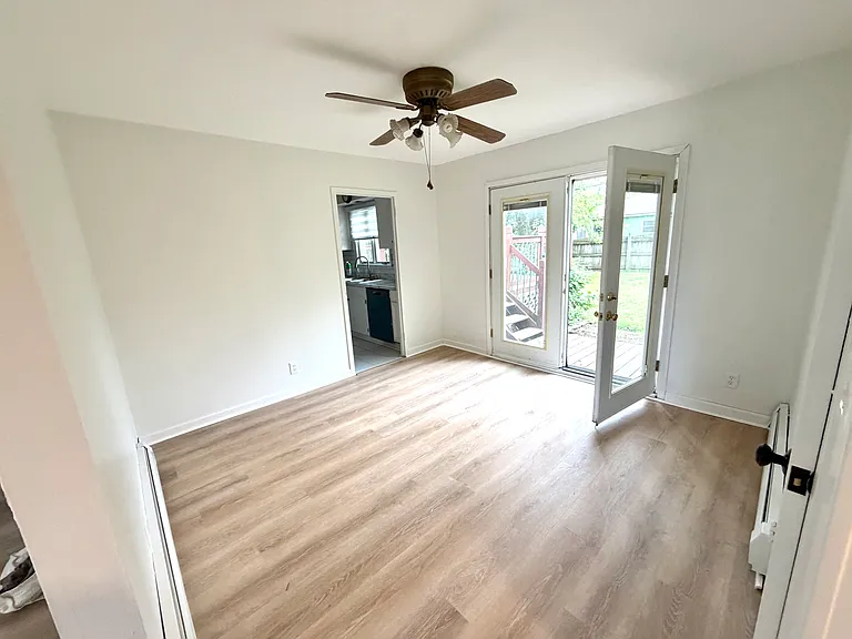33 Campus Dr N — Photo 8