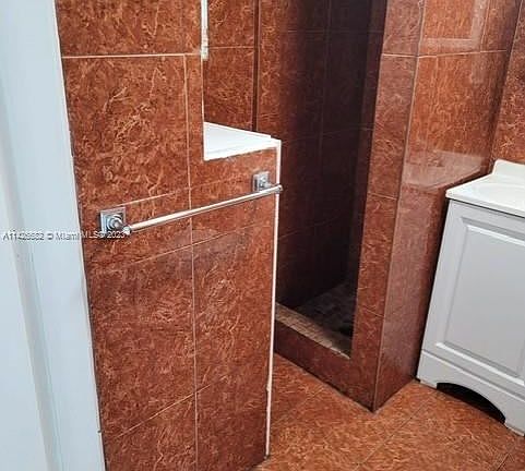 25167
