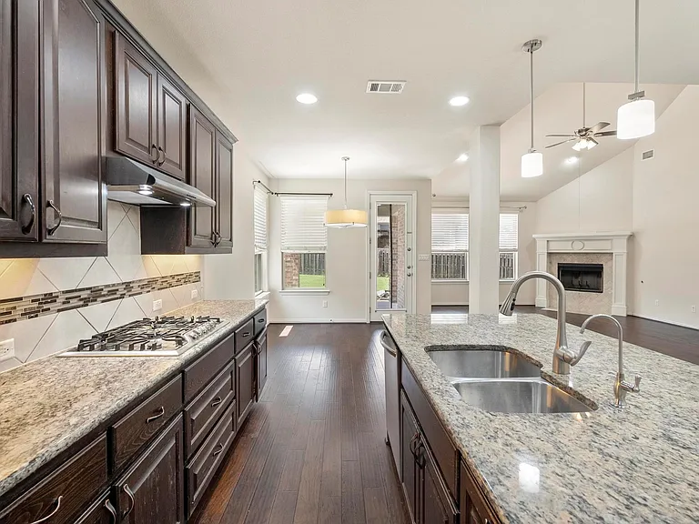 272 Nantucket Cir — Photo 6