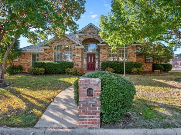 6705 Rolling Hills Dr, North Richland Hills, TX 76182