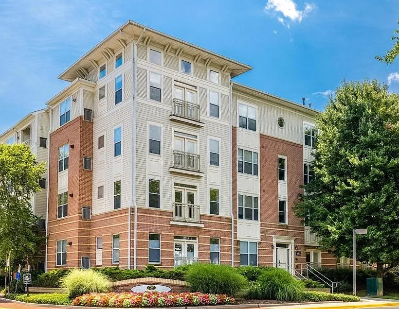 2791 Centerboro Dr #182