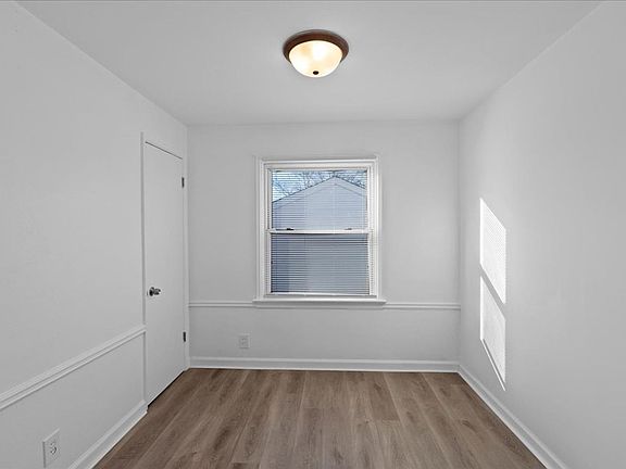 4th image of 1324 Odessa Dr