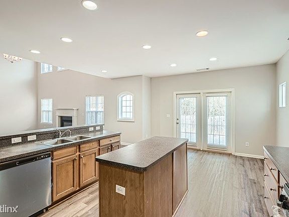 5th image of 9367 Opal Dr