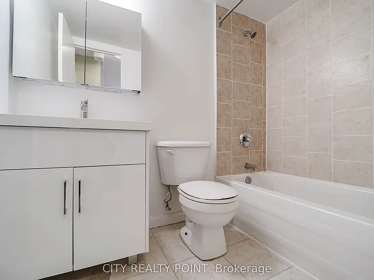 6200 Bathurst St #1412 — Photo 15