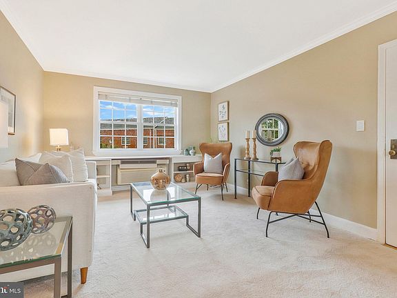 3rd image of 1710 W Abingdon Dr APT 302