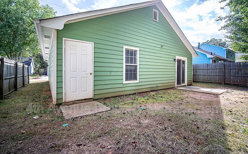 3 bed, 2.0 bath, 1188 sqft, $1,550 — Photo 3