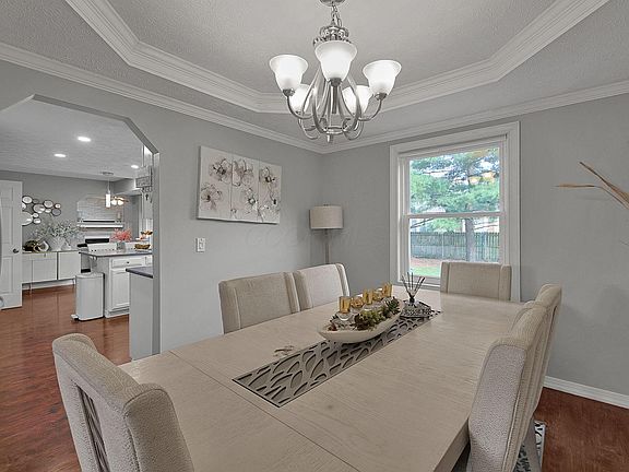 3rd image of 10131 Hounsdale Dr