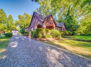 307 E 1st St, Lowell, NC 28098