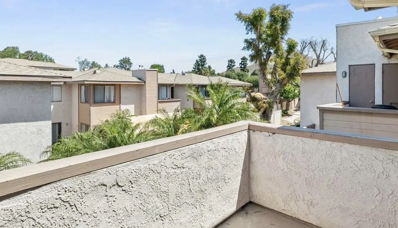 2 bed, 886 sqft, $2,500 — Photo 3