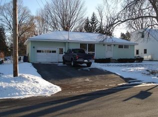 400 Manor Dr, East Syracuse, NY 13057