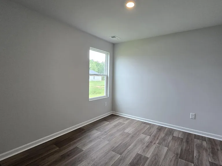 598 Cambria Dr — Photo 12