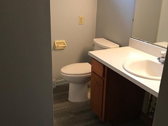 2nd image of 815 Rockwell Dr