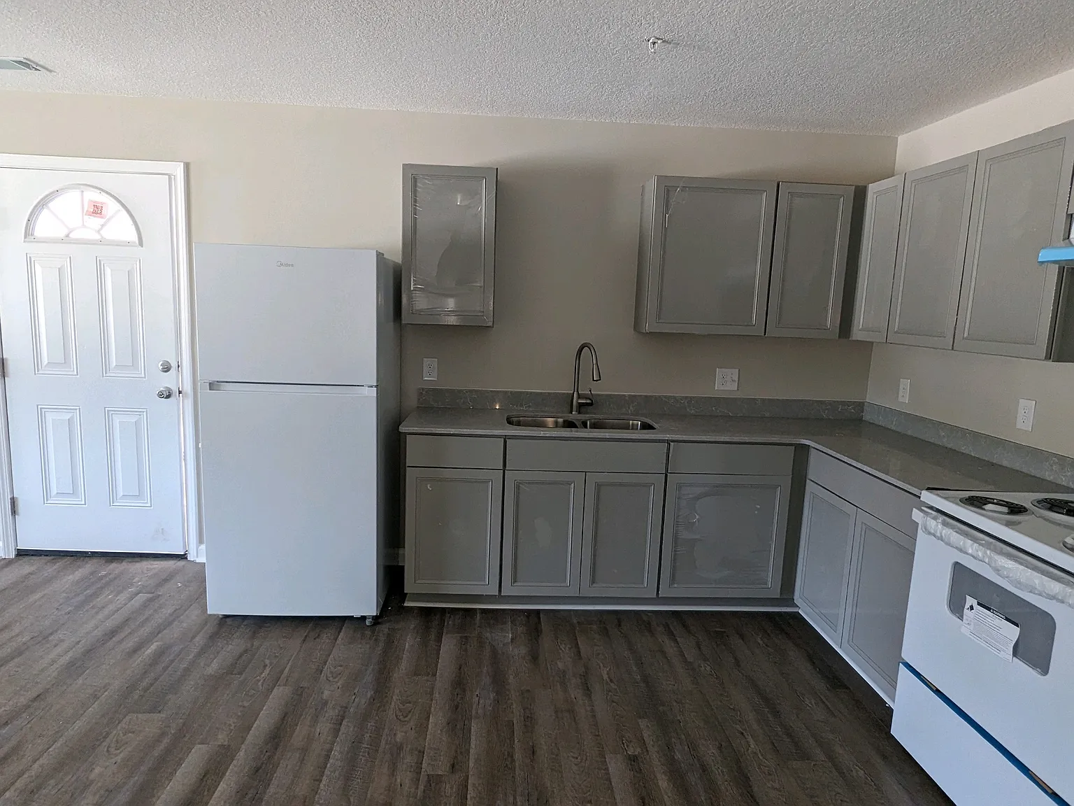 1474 Kelly Drive — Photo 3