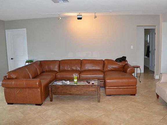 3rd image of 5941 NE 19th Ave