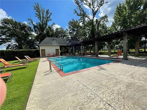 3rd image of 106 Wood Duck Dr