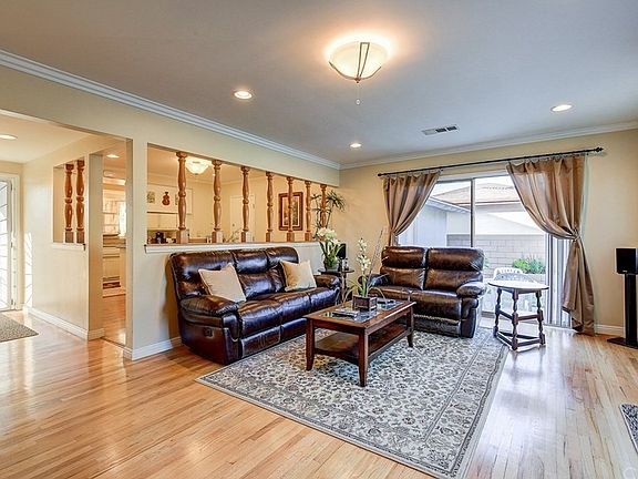 4th image of 5548 Harker Ave