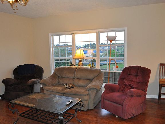 5th image of 121 Keene Crossing Dr